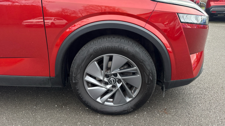 Nissan Qashqai 1.3 DiG-T MH Acenta Premium 5dr Petrol Hatchback